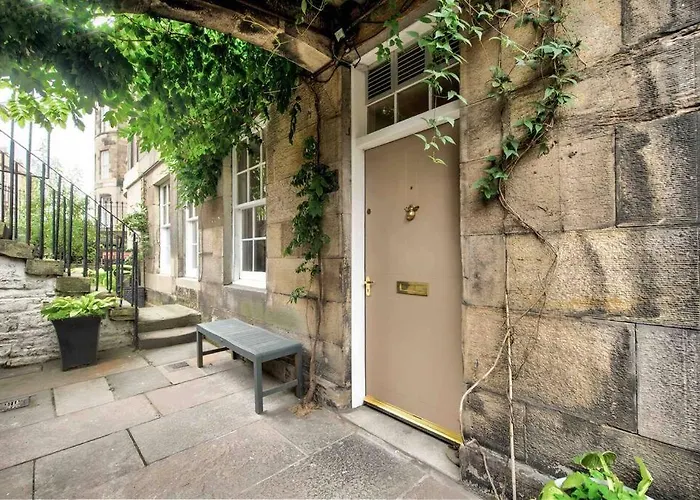 Lägenhet Hamilton Place - Beautiful And With Private Entrance Sleeps 4 Edinburg