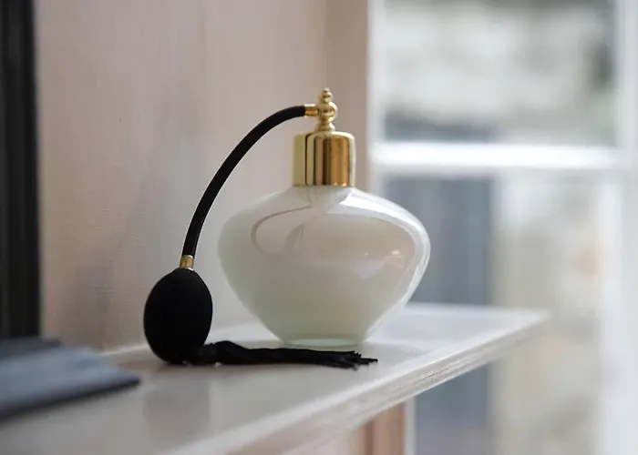 Hamilton Place - Beautiful And With Private Entrance Sleeps 4 Appartamento