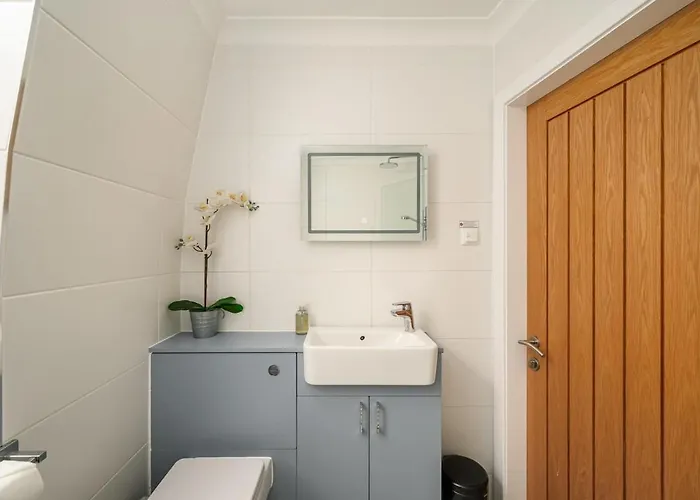 Apartment Queensferry Street Lane - Fantastic 2 Bedroom Centre Mews House With Free Secure Parking! Edinburgh