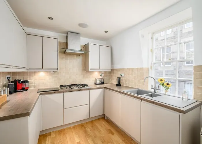 Apartment Queensferry Street Lane - Fantastic 2 Bedroom Centre Mews House With Free Secure Parking! Edinburgh