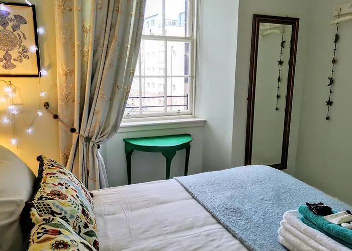 Bernard St - Bright And Spacious 1 Bed At The Shore! 아파트