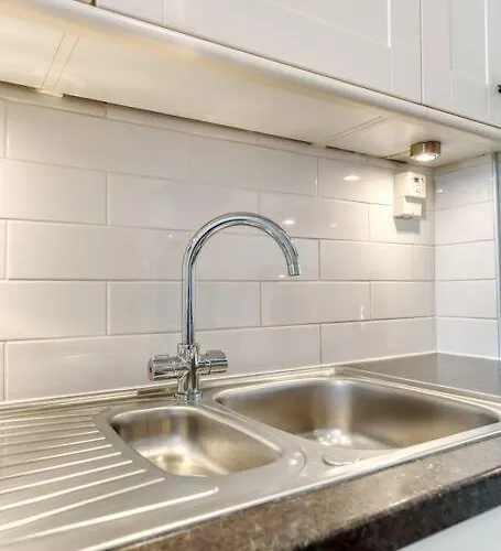 West Port - 2br In The Heart Of The Old Town Just Off The Grassmarket * Edinburgh