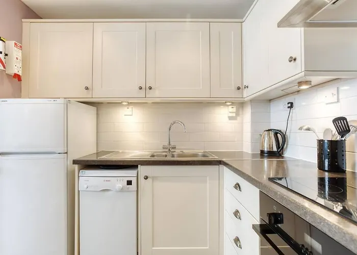 West Port - 2br In The Heart Of The Old Town Just Off The Grassmarket *