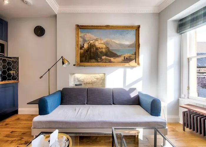 Upper Bow - Luxurious, Modern 1br Near Castle *