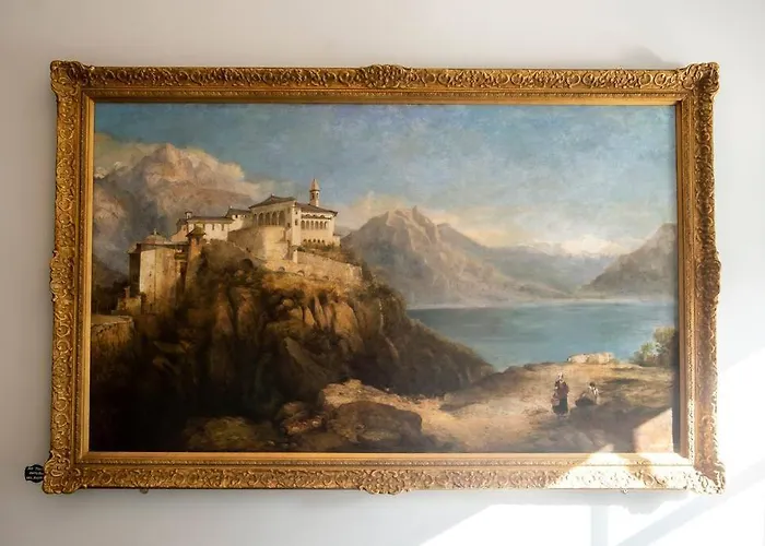 Upper Bow - Luxurious, Modern 1br Near Castle Appartamento *