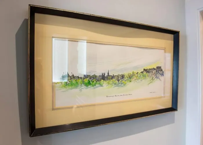 Upper Bow - Luxurious, Modern 1br Near Castle *