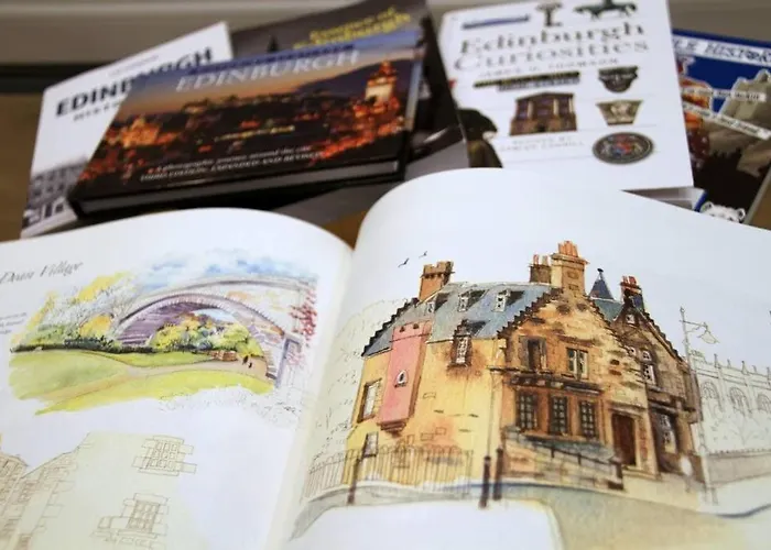 Upper Bow - Luxurious, Modern 1br Near Castle Apartment