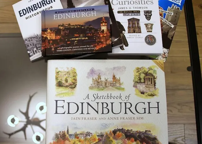 Apartment Upper Bow - Luxurious, Modern 1br Near Castle