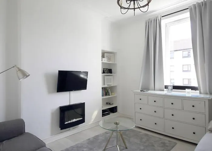 Beautiful Scandi-inspired One Bed In Stockbridge Edimburgo