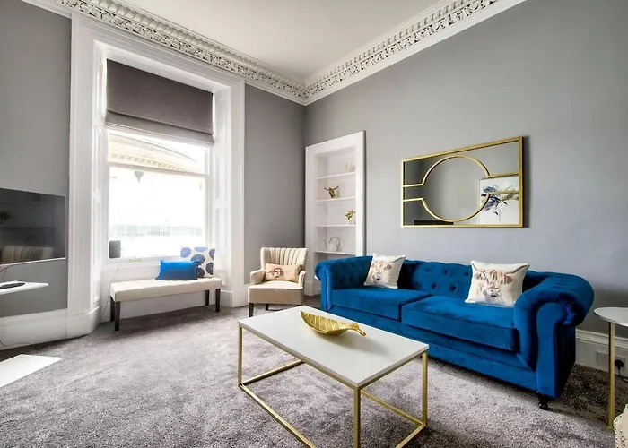 Lothian Road - Perfect Centre Location.