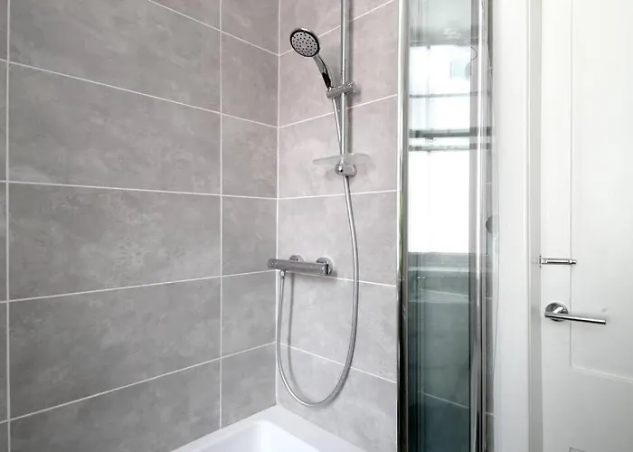 Beautiful Scandi-inspired One Bed In Stockbridge *