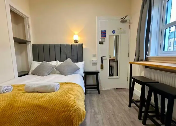 Full House إدنبرة