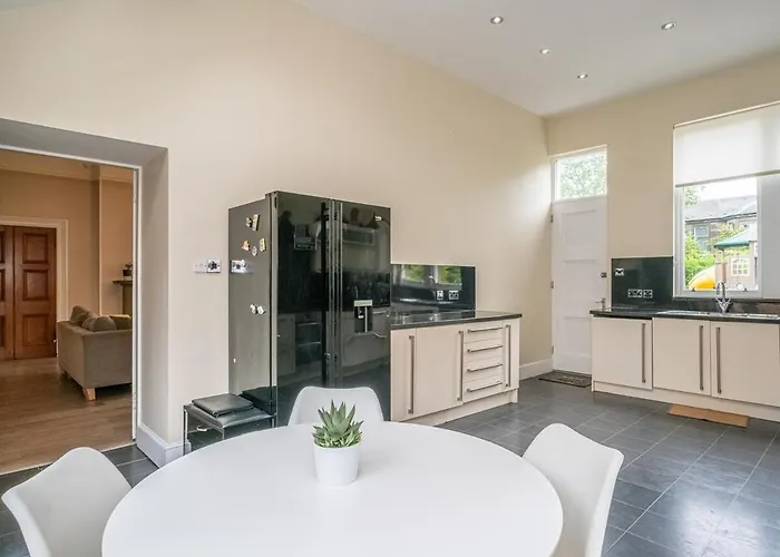 Delightful 4 Bedroom Family In Newington - Craigmillar Park 招待所 3*