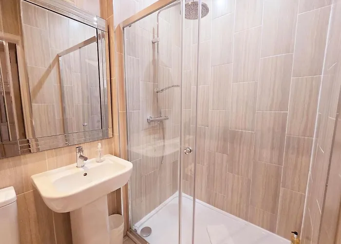 Delightful 4 Bedroom Family In Newington - Craigmillar Park 招待所 3*