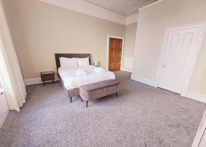 Delightful 4 Bedroom Family In Newington - Craigmillar Park 3* 爱丁堡