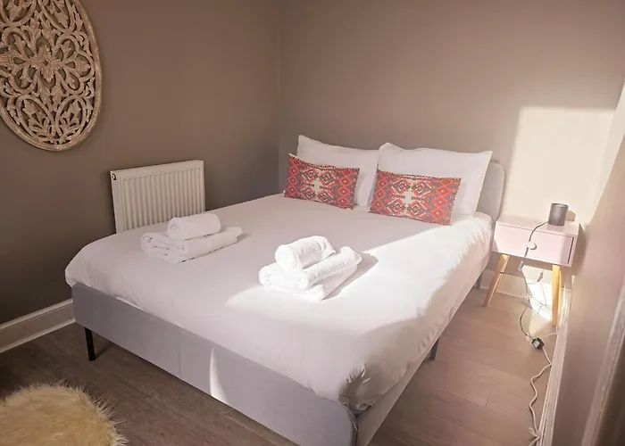 Delightful 4 Bedroom Family In Newington - Craigmillar Park 招待所