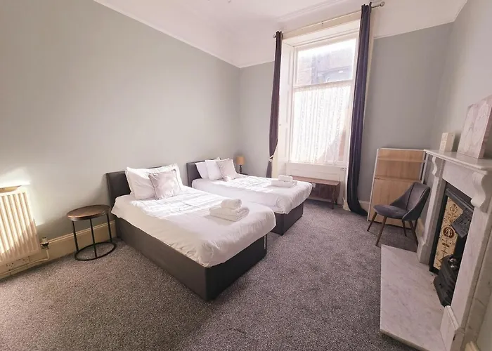 Delightful 4 Bedroom Family In Newington - Craigmillar Park 招待所