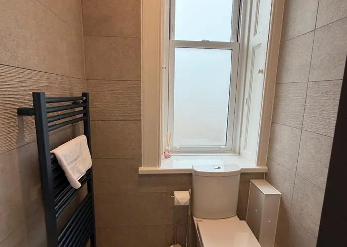 Kingston Guest house 3*