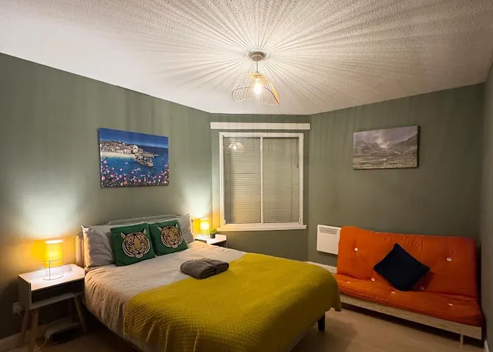 Immaculate Central Flat Near Edinburgh Castle With Free Private Parking Apartment *