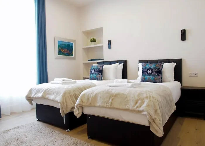 Spacious Luxe 2-bed Near The Centre - Flat 6, Elgin House דירה *