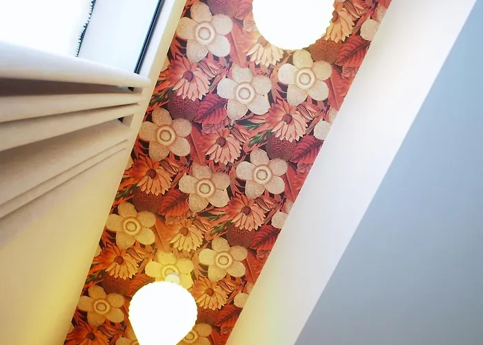 דירה Bright & Airy Mezzanine Loft In - Flat 4, Elgin House אדינבורו