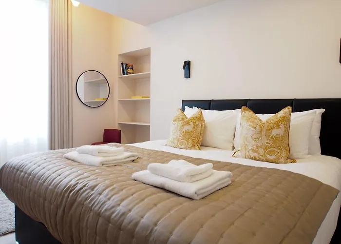 דירה Bright & Airy Mezzanine Loft In - Flat 4, Elgin House אדינבורו