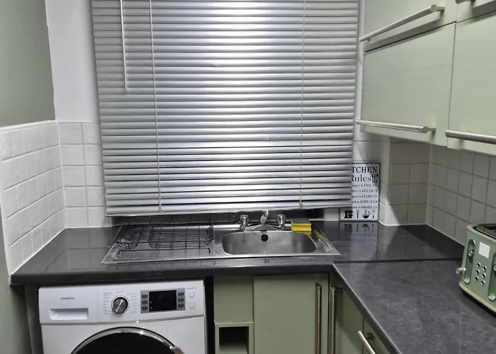 Immaculate Central Flat Near Edinburgh Castle With Free Private Parking Edinburgh