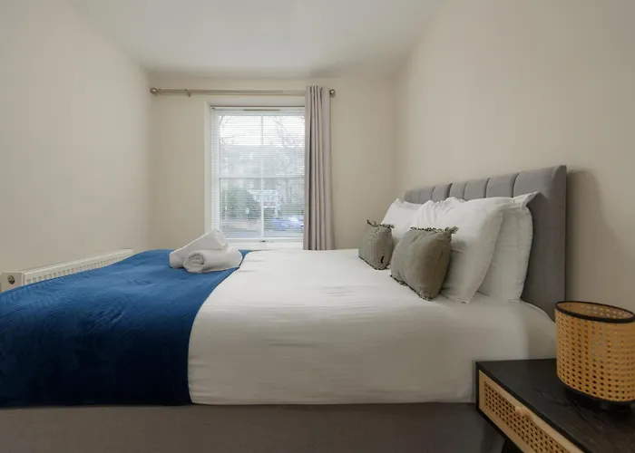 Stylish 2 Bed Centre With Parking Εδιμβούργο