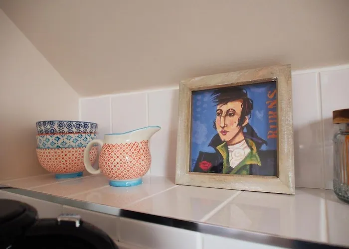 Stylish Mezzanine Loft In - Flat 5, Elgin House Apartment Edinburgh