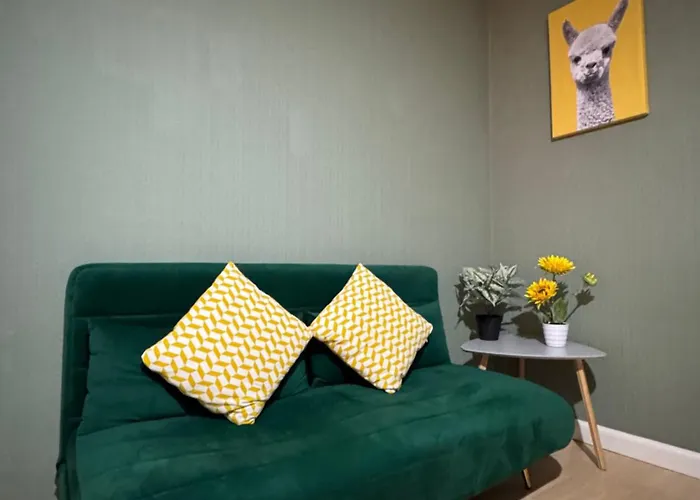 Cozy Flat Near Castle And With Free Private Parking Διαμέρισμα *