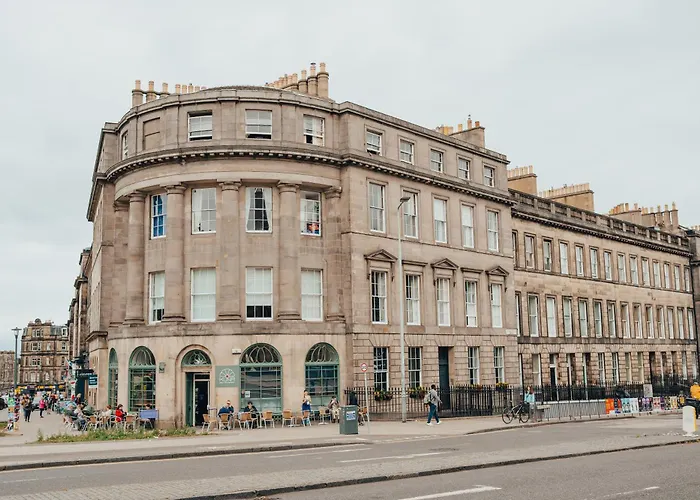 Stylish 2 Bed Centre With Parking Διαμέρισμα *