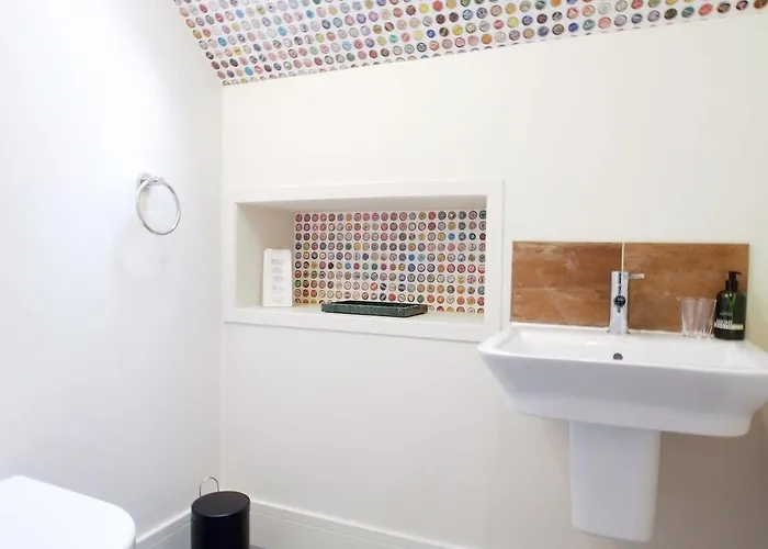 Stylish Mezzanine Loft In - Flat 5, Elgin House Apartment Edinburgh