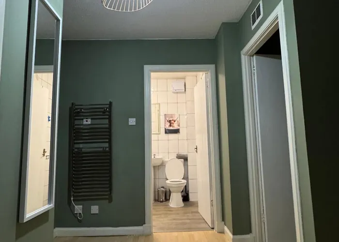 Immaculate Central Flat Near Edinburgh Castle With Free Private Parking Apartment *
