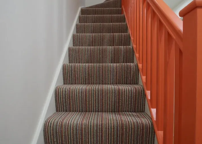 Stylish Mezzanine Loft In - Flat 5, Elgin House