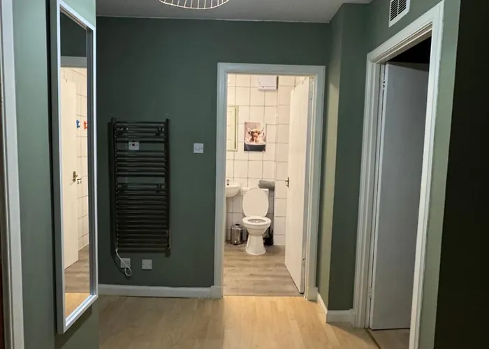 Immaculate Central Flat Near Edinburgh Castle With Free Private Parking