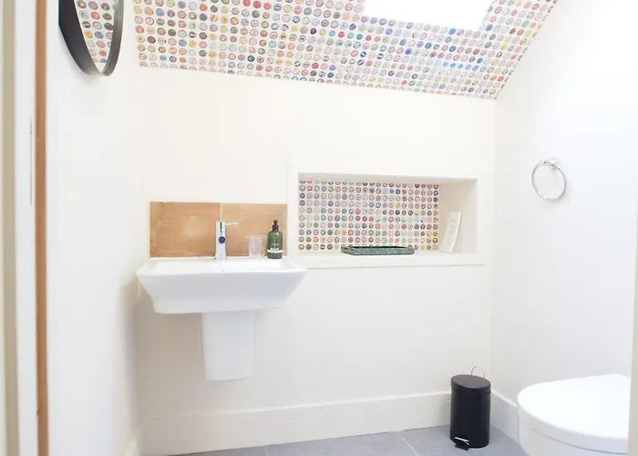 شقة Bright & Airy Mezzanine Loft In - Flat 4, Elgin House إدنبرة