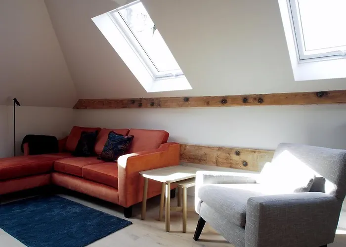 דירה Bright & Airy Mezzanine Loft In - Flat 4, Elgin House *