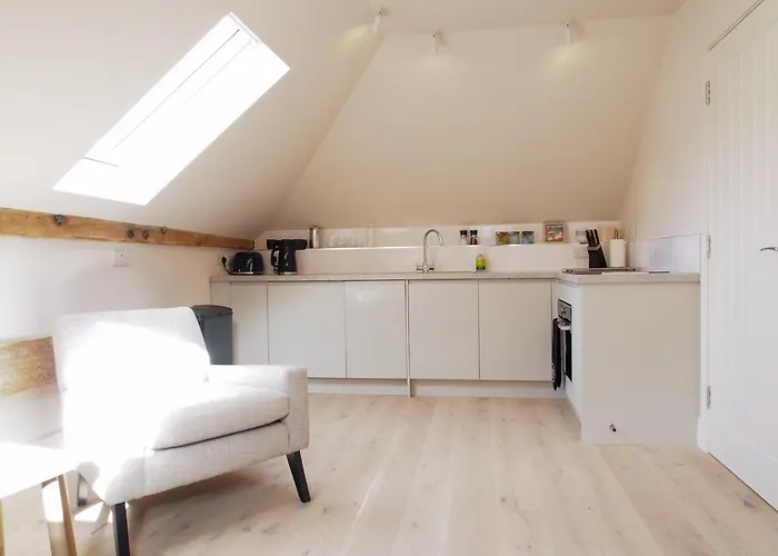 Bright & Airy Mezzanine Loft In - Flat 4, Elgin House شقة إدنبرة