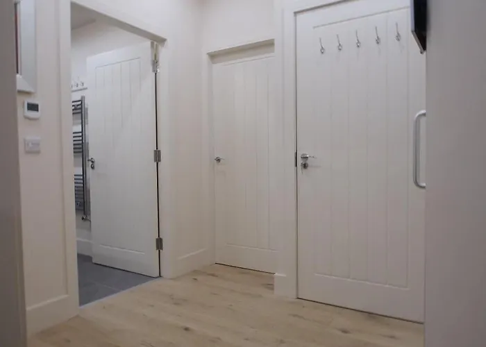 Spacious And Modern 2-bed On Easter Road - Flat 3, Elgin House