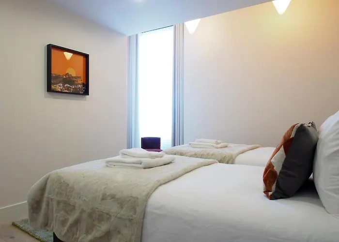Stylish Mezzanine Loft In - Flat 5, Elgin House 아파트 *
