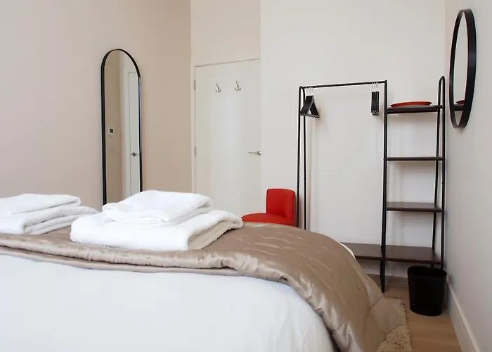 דירה Spacious Luxe 2-bed Near The Centre - Flat 6, Elgin House אדינבורו