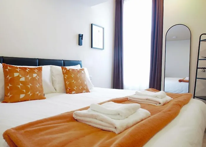 아파트 Stylish Mezzanine Loft In - Flat 5, Elgin House *