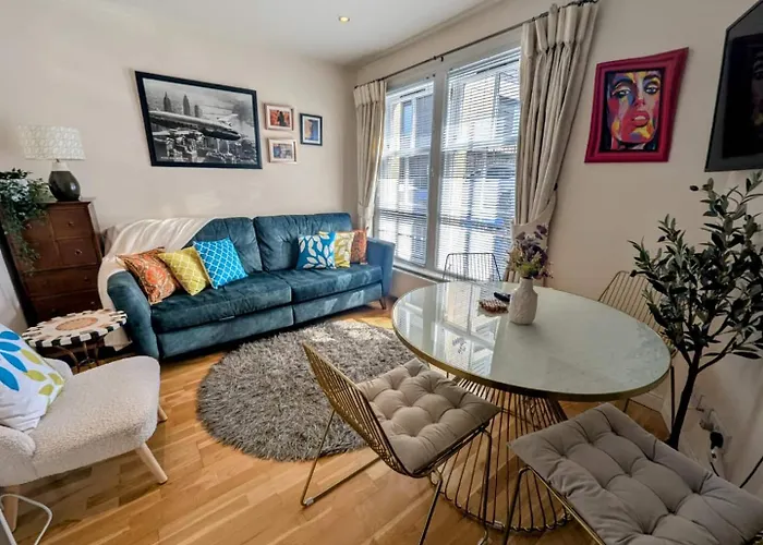 Nyaraló Charming Center With Free Parking *