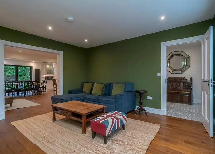 בית נופש Spacious 5-bed With Garden Parking - Pass The Keys אדינבורו