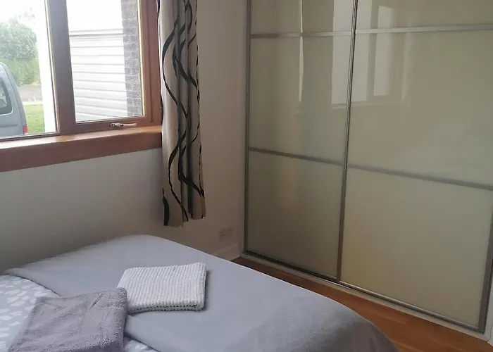 King Size Bed Direct Bus To Center Silver * Edimburgo