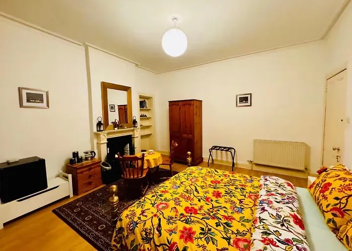 Charming With Private Bathroom In Centre Homestay szállás Edinburgh
