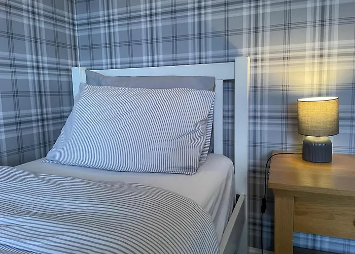 Feriehus Entire 3 Bedroom House In Suburban Area Edinburgh