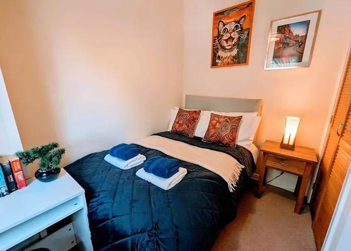 Charming Center With Free Parking *