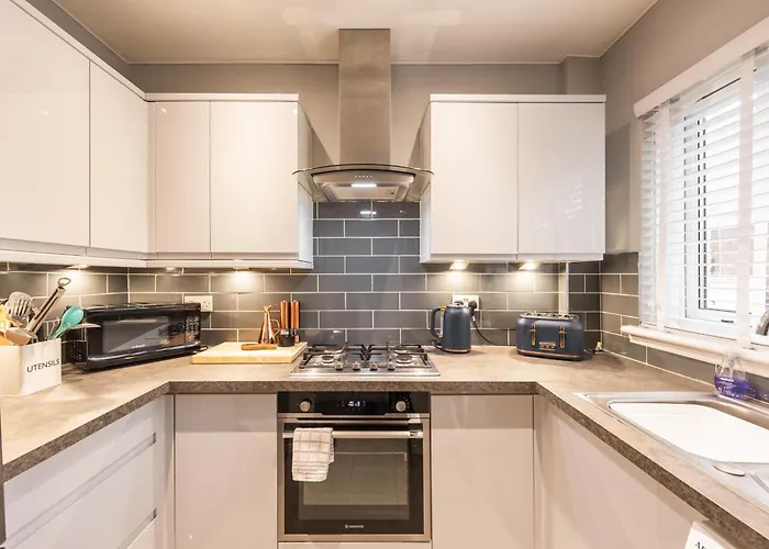 Bright 1-bed With Garden Near Braid Hills Golf Course בית נופש