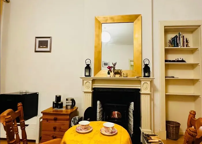 Charming With Private Bathroom In Centre * Edinburgh